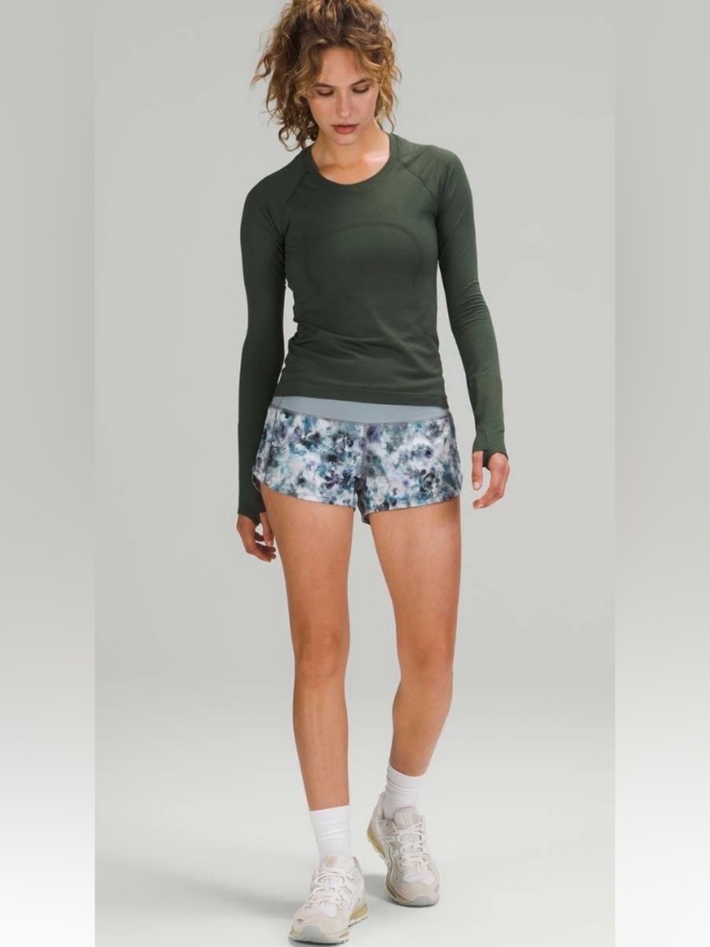 Lululemon Speed Up Low-Rise Short 2.5”-EUC!